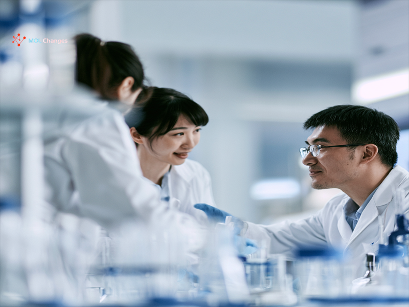 How Small Peptide CDMOs Outmaneuver Giants Like Lonza & Bachem